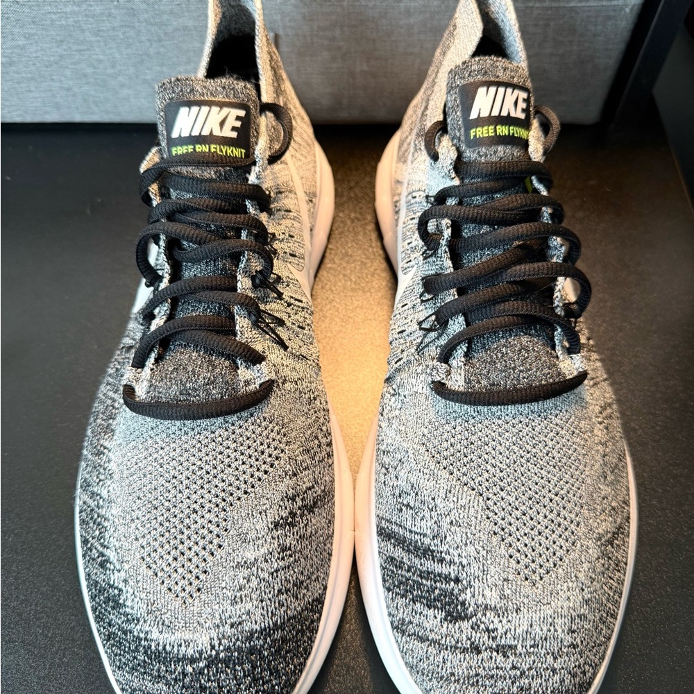 (Men’s 11) Nike Free Run RN Flyknit Oreo running shoes - Picture 4 of 5